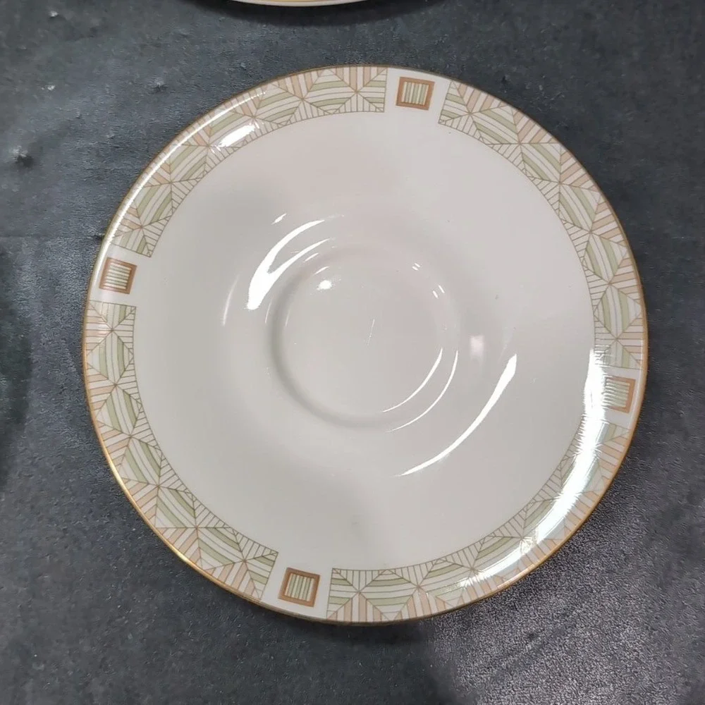 Royal Doulton White Nile Four Piece‎ Place Setting, Vintage Fine China Tableware